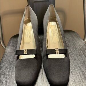Lord & Taylor Black Heels Rhinestone Bow Sz 7